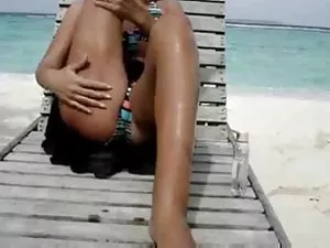 ორი tanned cats care ...