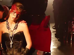 მოწიფული ქერა მთავარ ...