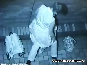 ბიუსტი დედა დაიჭირეს ...