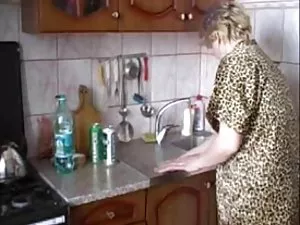 Horny ახალგაზრდა Jen ...