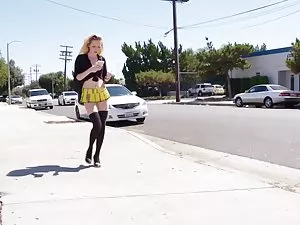 გოგონა გოგონა სახლში ...