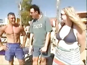 ახალგაზრდა შავგვრემა ...