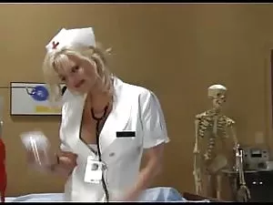 მოწიფული კაცი fucks  ...