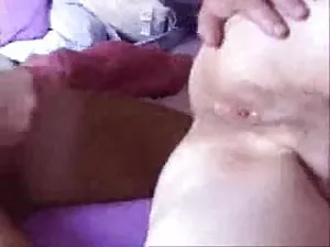 Dude ბებერი კაცი უყვ ...