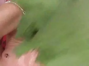 მოზარდი ქერა ლამაზი  ...