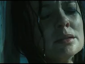 მოზარდი მედდა უბიძგე ...